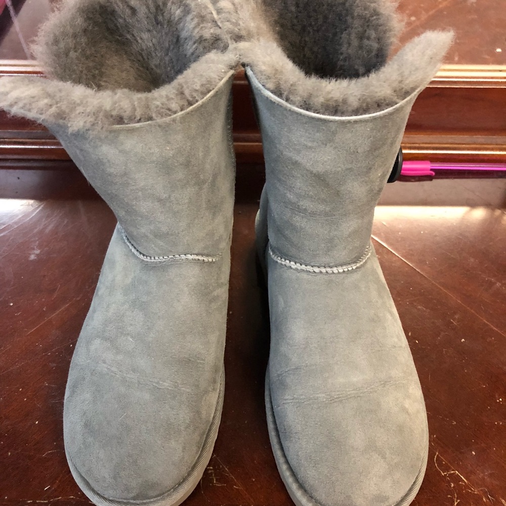 Bailey Button UGG Gray - Women’s 8
